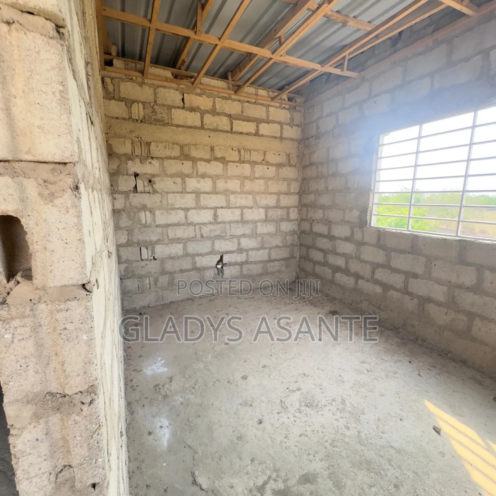 Uncompleted 5bdrm House In Accra Metropolitan For Sale