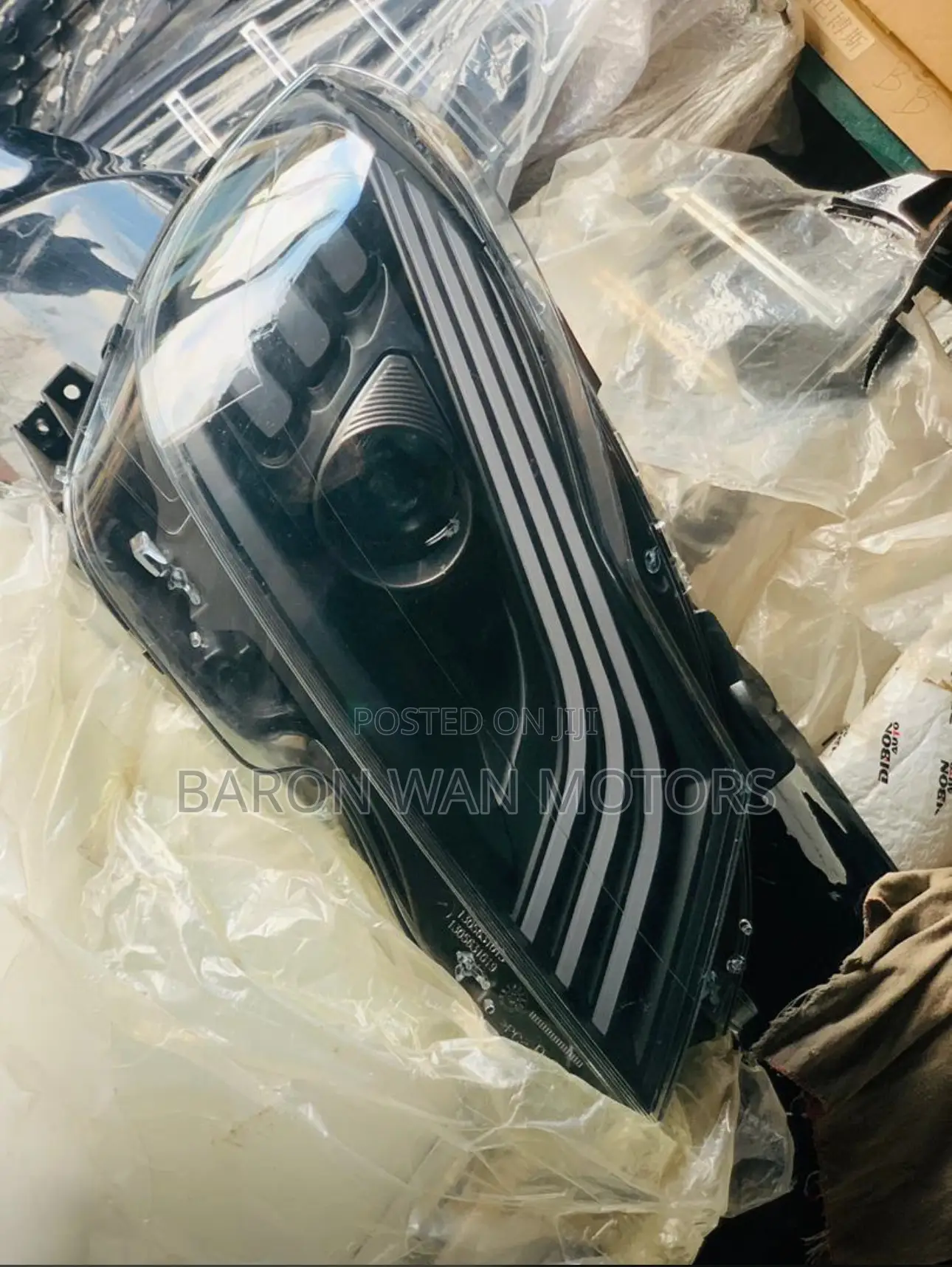 W204 Maybach Head Light Available