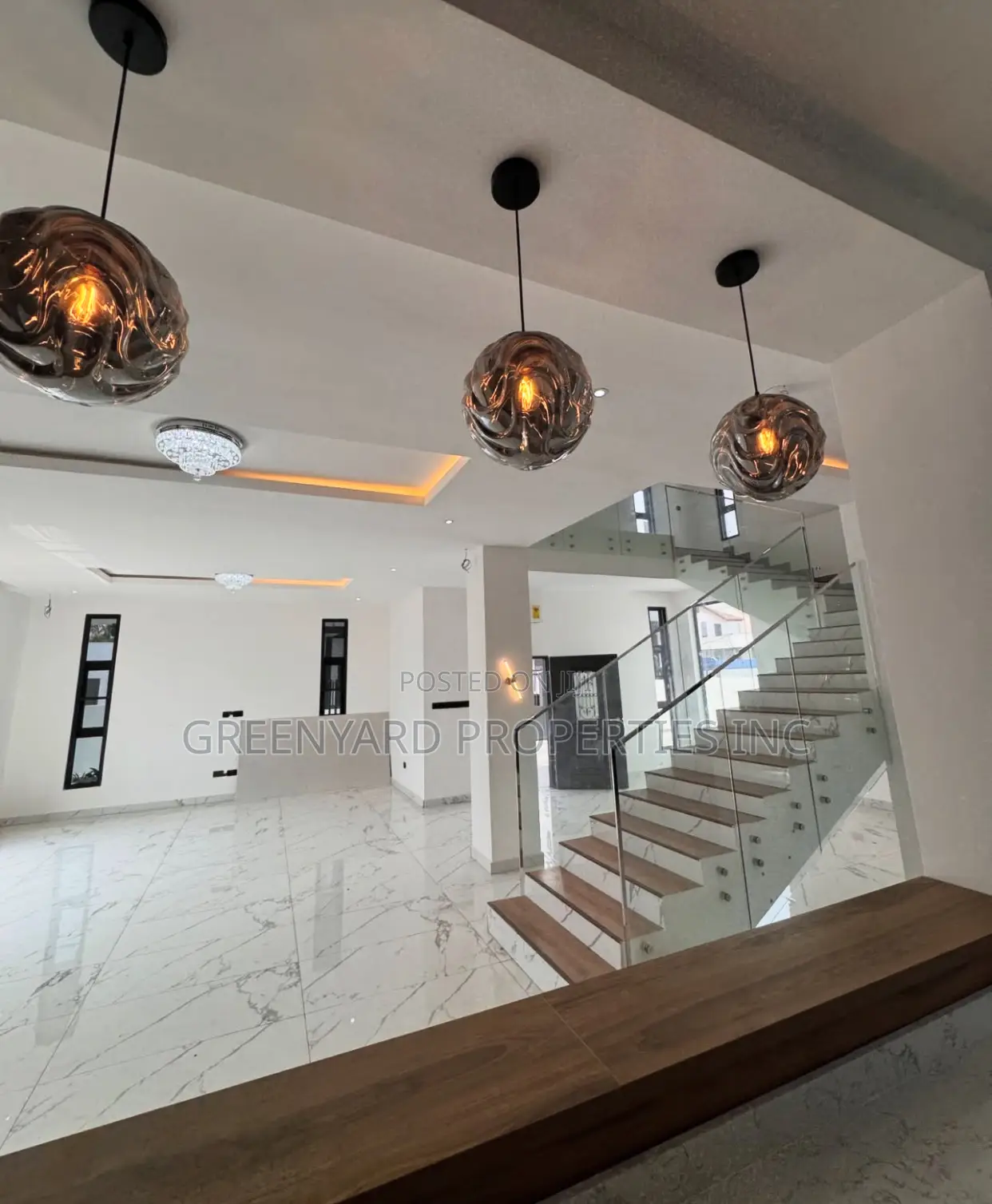 4bdrm Duplex in A&C, East Legon for sale