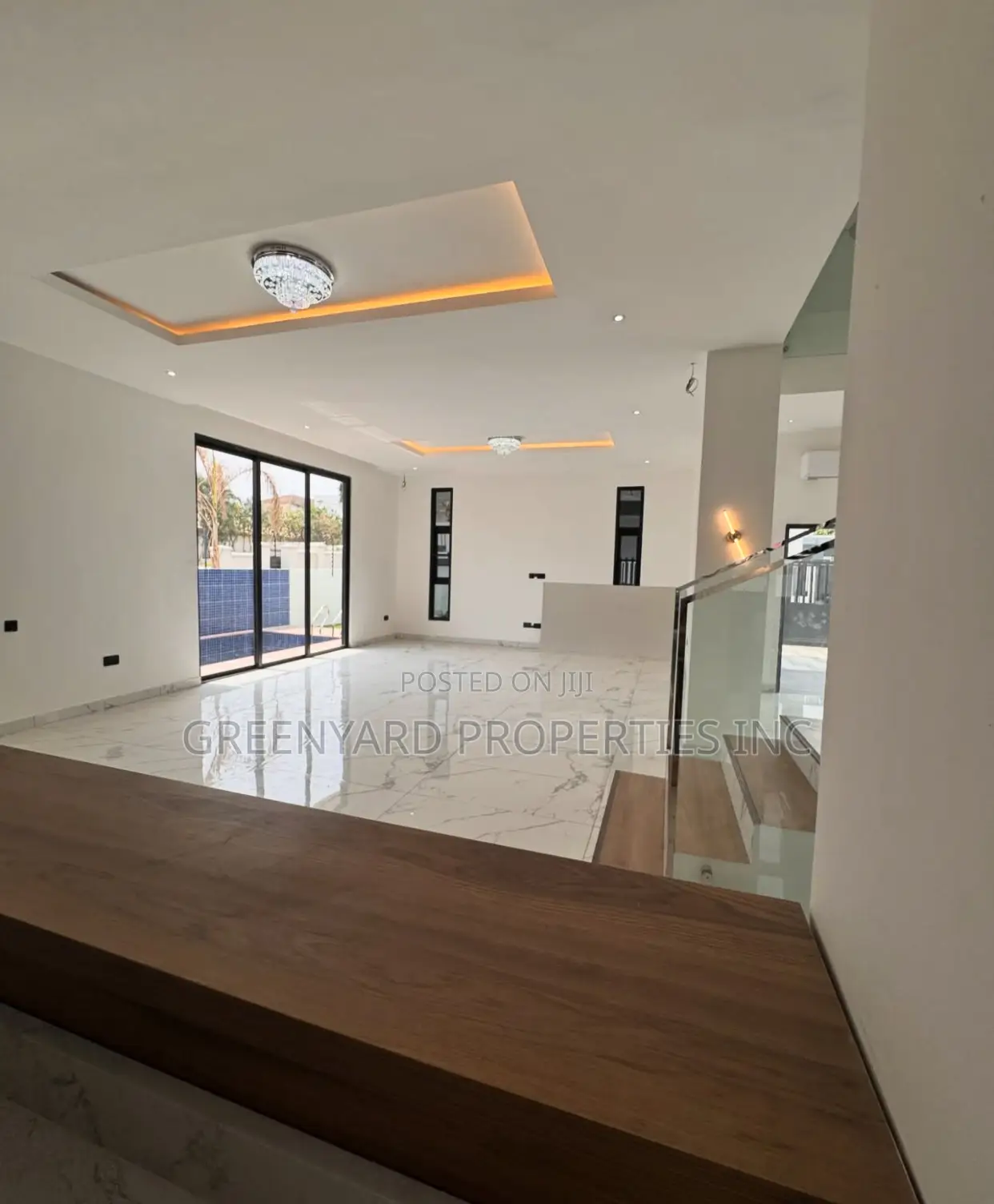 4bdrm Duplex in A&C, East Legon for sale