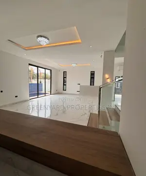 4bdrm Duplex in A&C, East Legon for sale