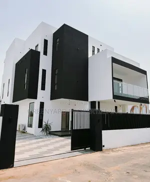 4bdrm Duplex in A&C, East Legon for sale