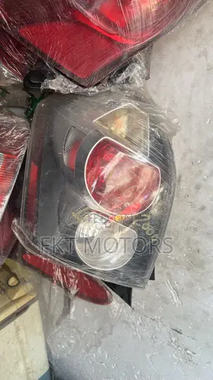 Pontiac Vibe Taillight Pair 2005,2006,2007,2008,2009,2010,11