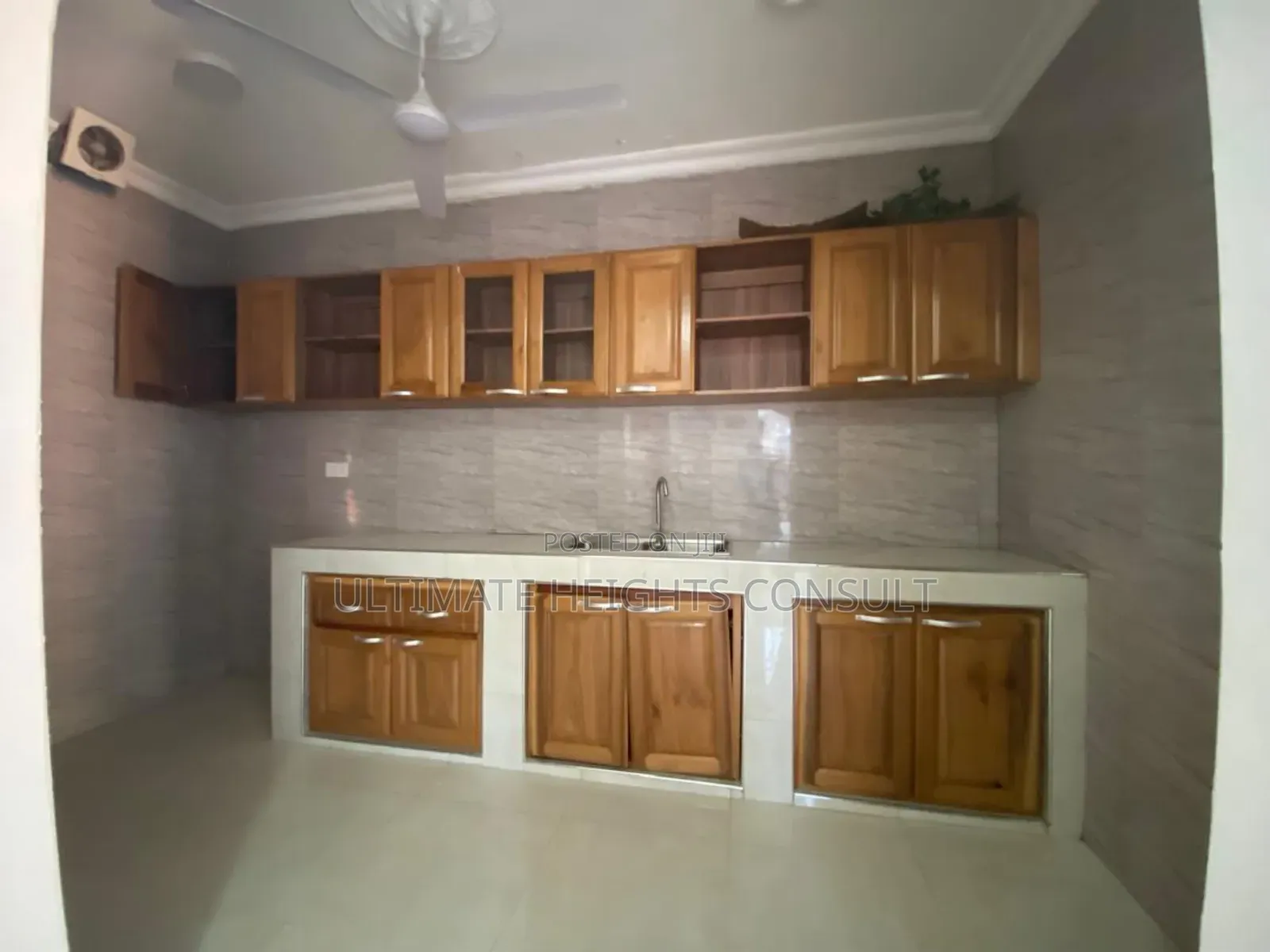 3bdrm House in West Trasacco, East Legon for rent