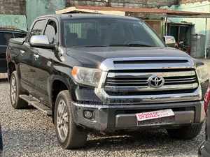 Toyota Tundra 2017 Black