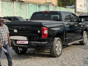 Toyota Tundra 2017 Black