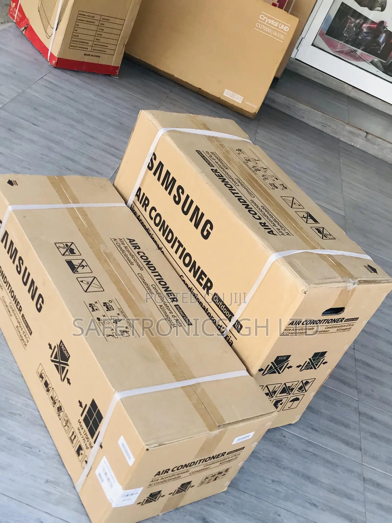 Choose Samsung 1.5 HP Split R410 Gas White Ac