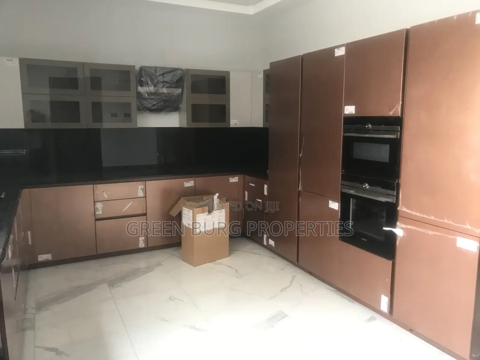 5bdrm House in East Legon for rent