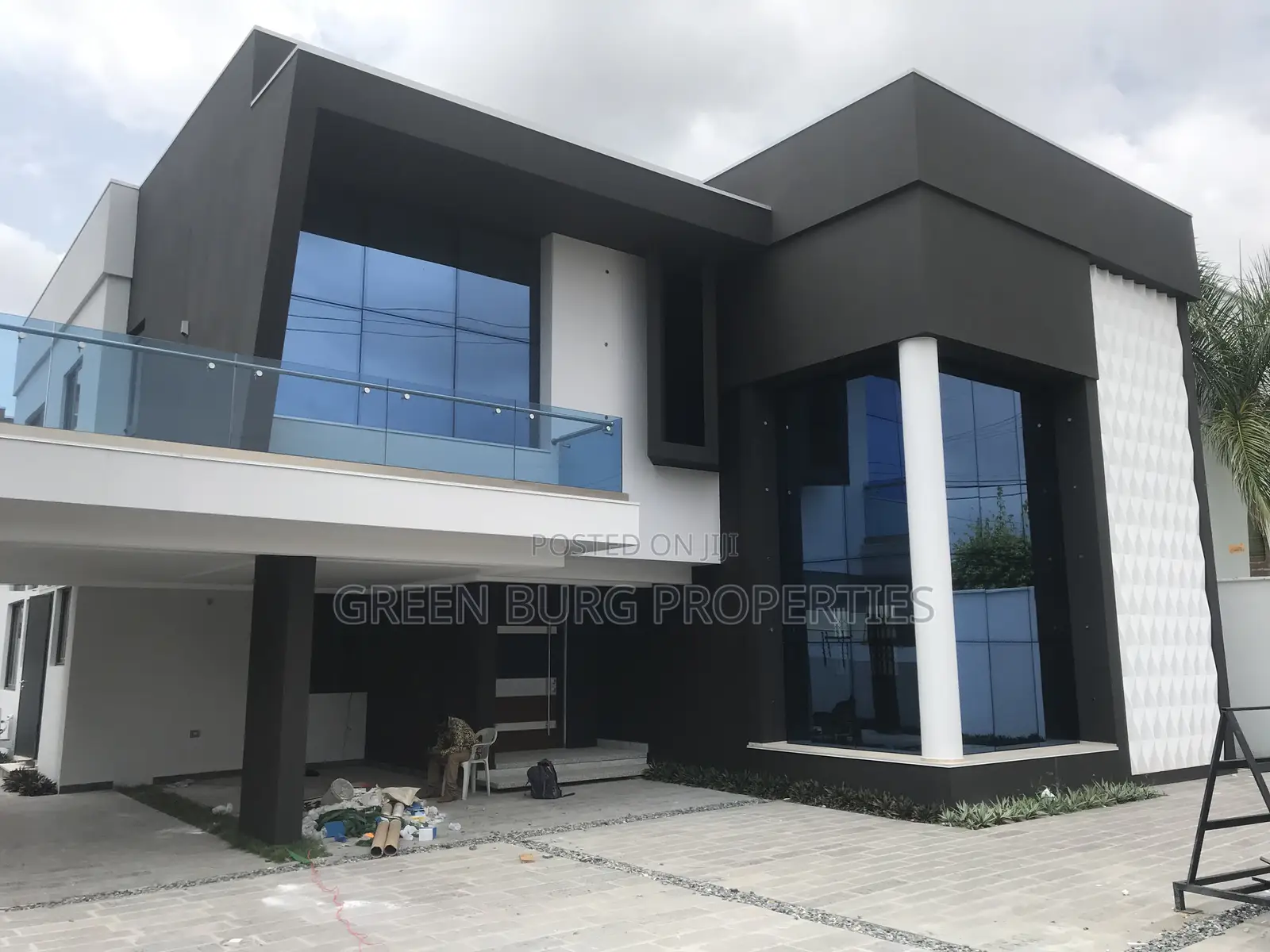 5bdrm House in East Legon for rent
