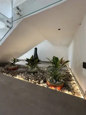 4bdrm Duplex in Lakeside, Ashaley Botwe for sale