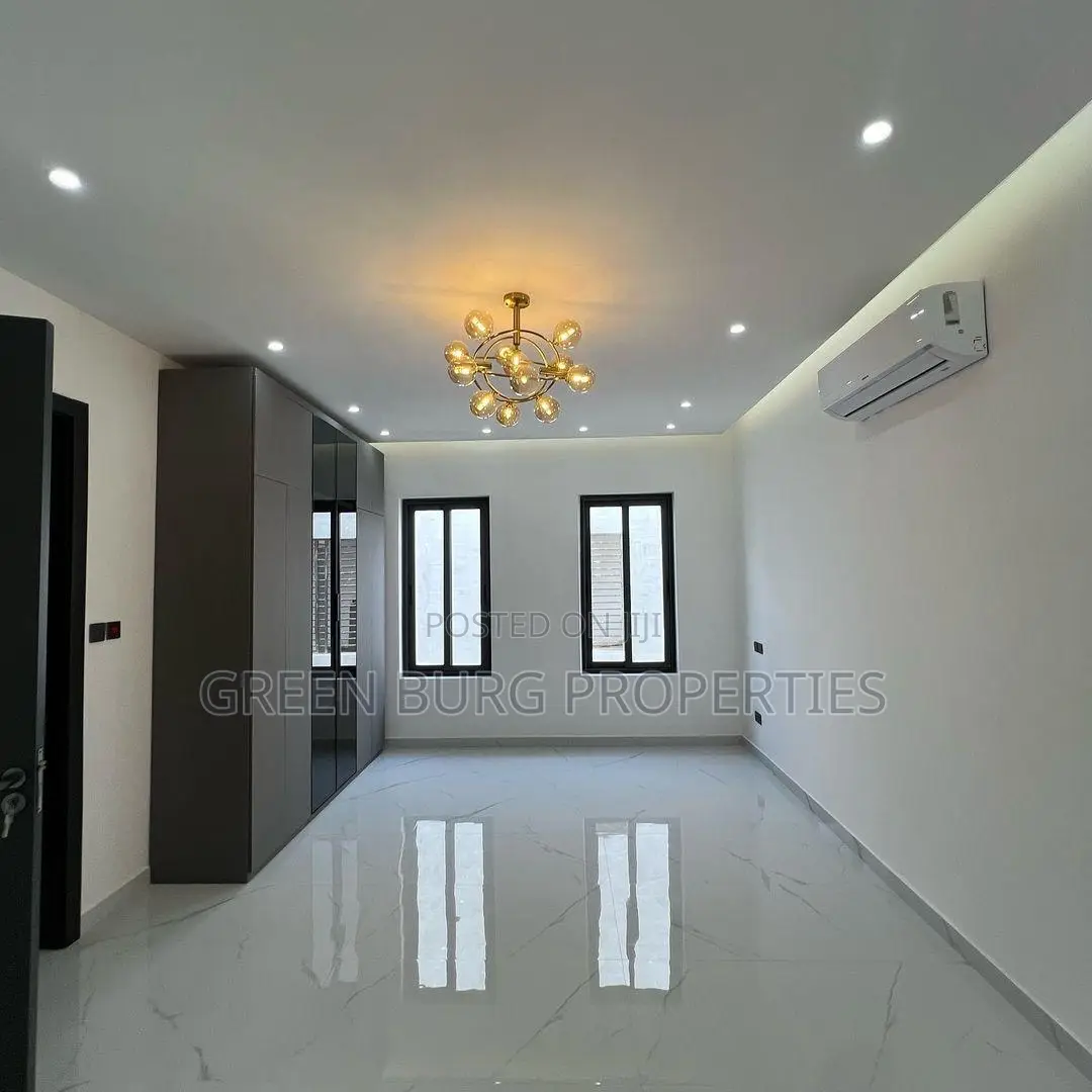 4bdrm House in Ashaley Botwe for sale