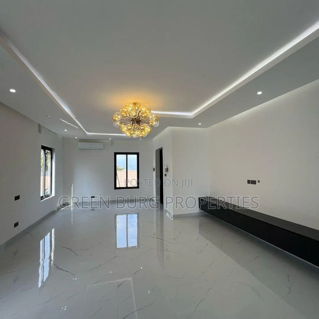 4bdrm House in Ashaley Botwe for sale