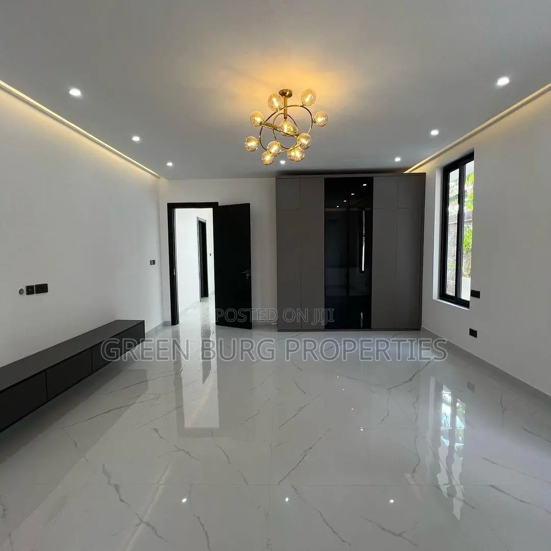 4bdrm House in Ashaley Botwe for sale