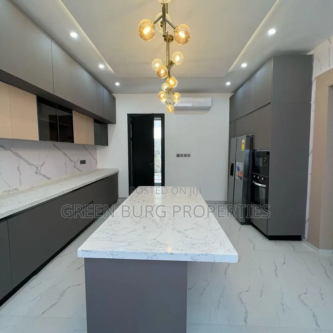 4bdrm House in Ashaley Botwe for sale