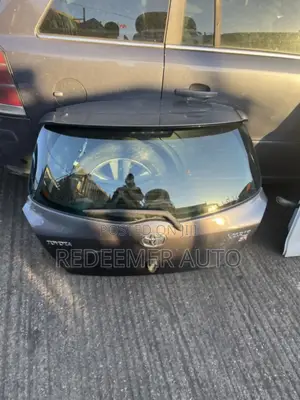 Toyota Yaris Boot; 2008,2009,2010