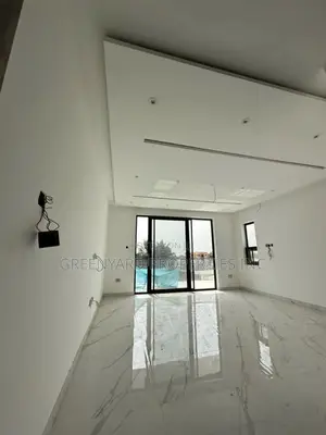 4bdrm Duplex in Botwe for sale