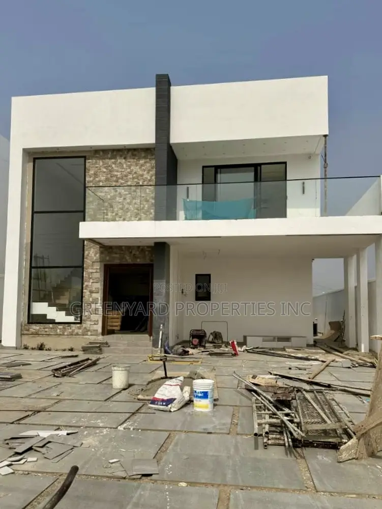 4bdrm Duplex in Botwe for sale