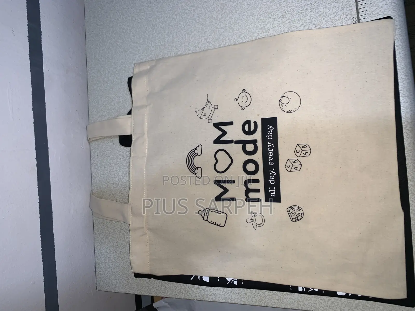 Tote Bags. Plain Bags Customised