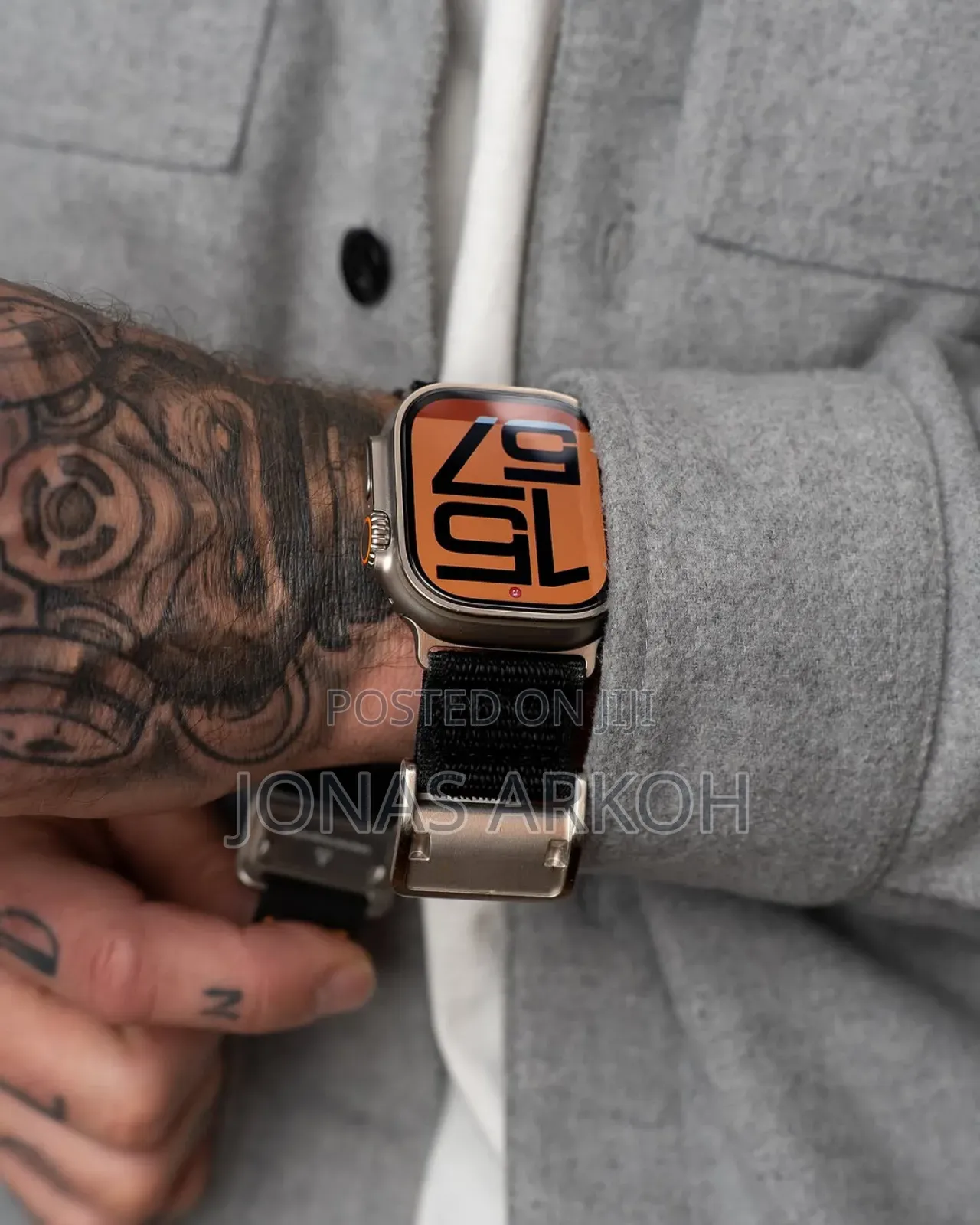 Combo Smartwatch and Earpod