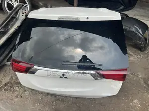Mitsubishi  Outlander 2018 Boot