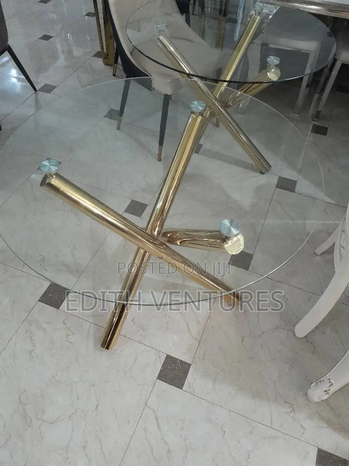 Restaurant Dinne Table
