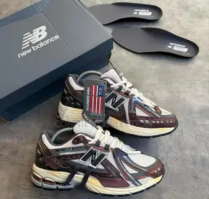 New Balance 1906