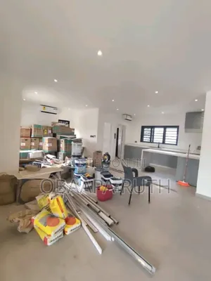 4bdrm Duplex in East Airport, Spintex for sale