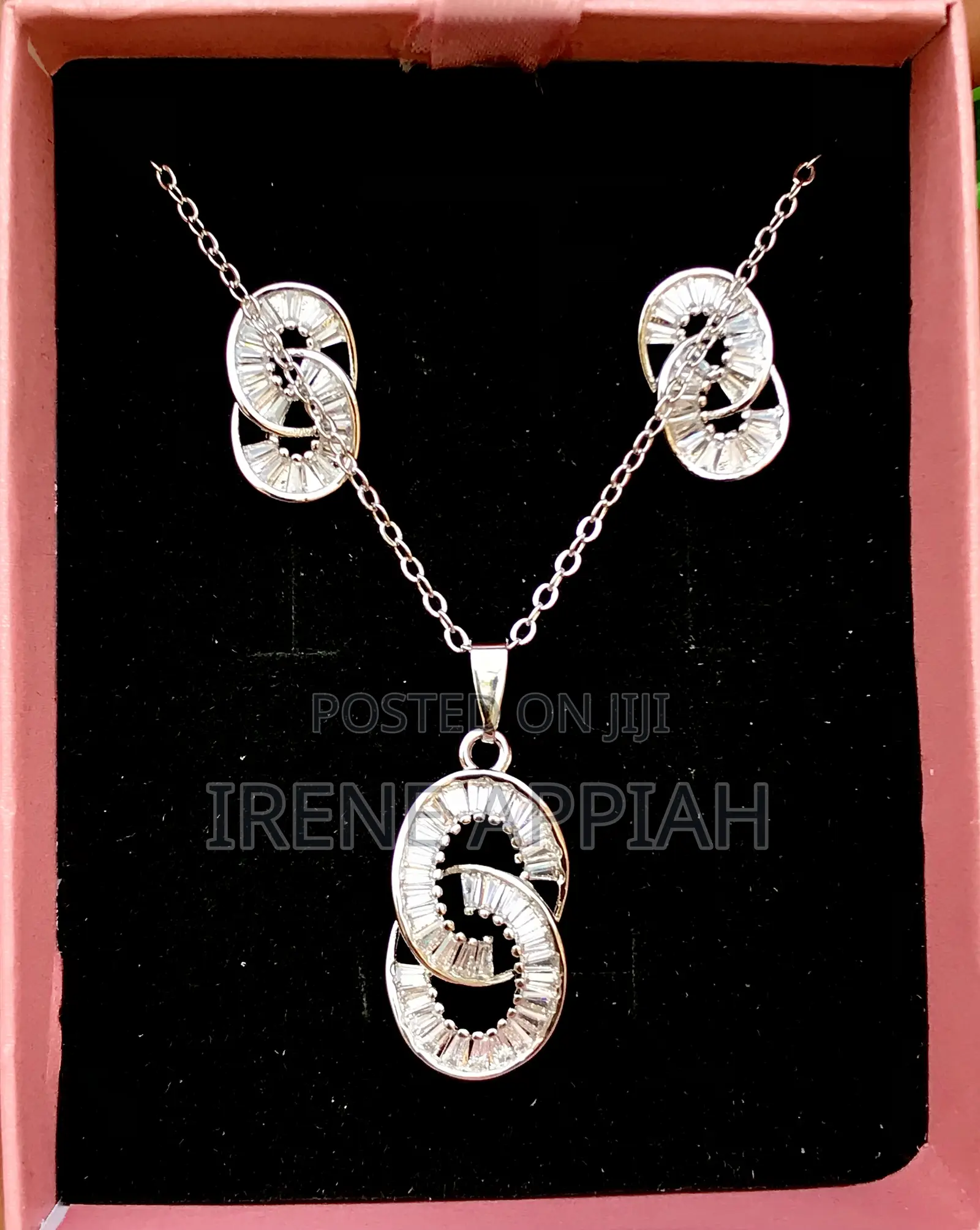 Pretty Jewellery Set for Her