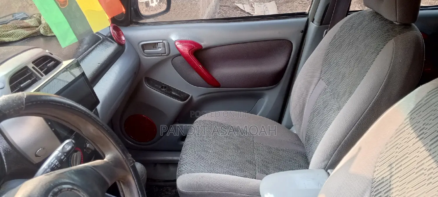 Toyota RAV4 Automatic 2002 Silver