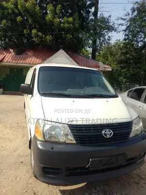Toyota HiAce 2000 White