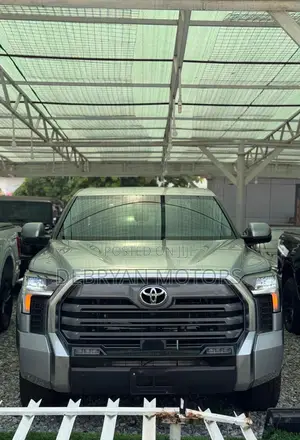 Toyota Tundra 2023 Silver