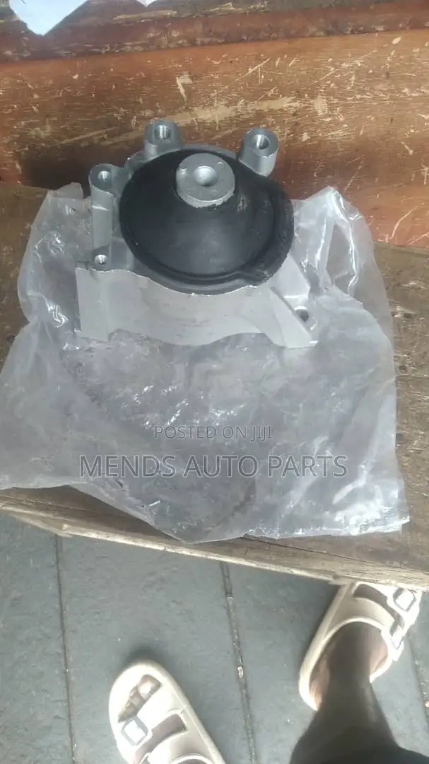 Honda CRV 2007 Engine Seat Mount