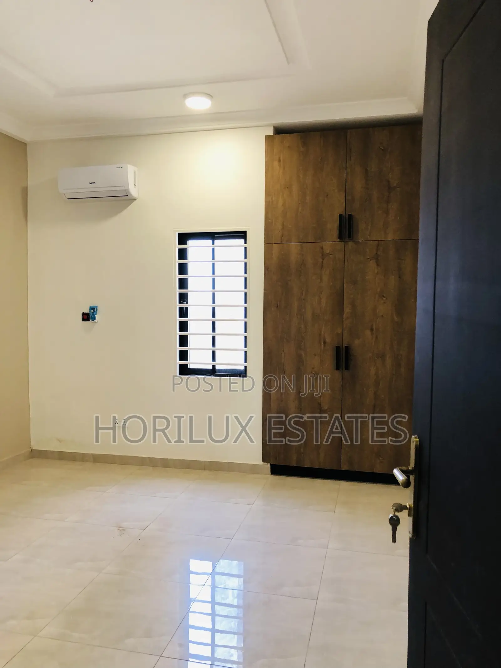 5bdrm Mansion in Kon Agency, Lake Side Estate for sale