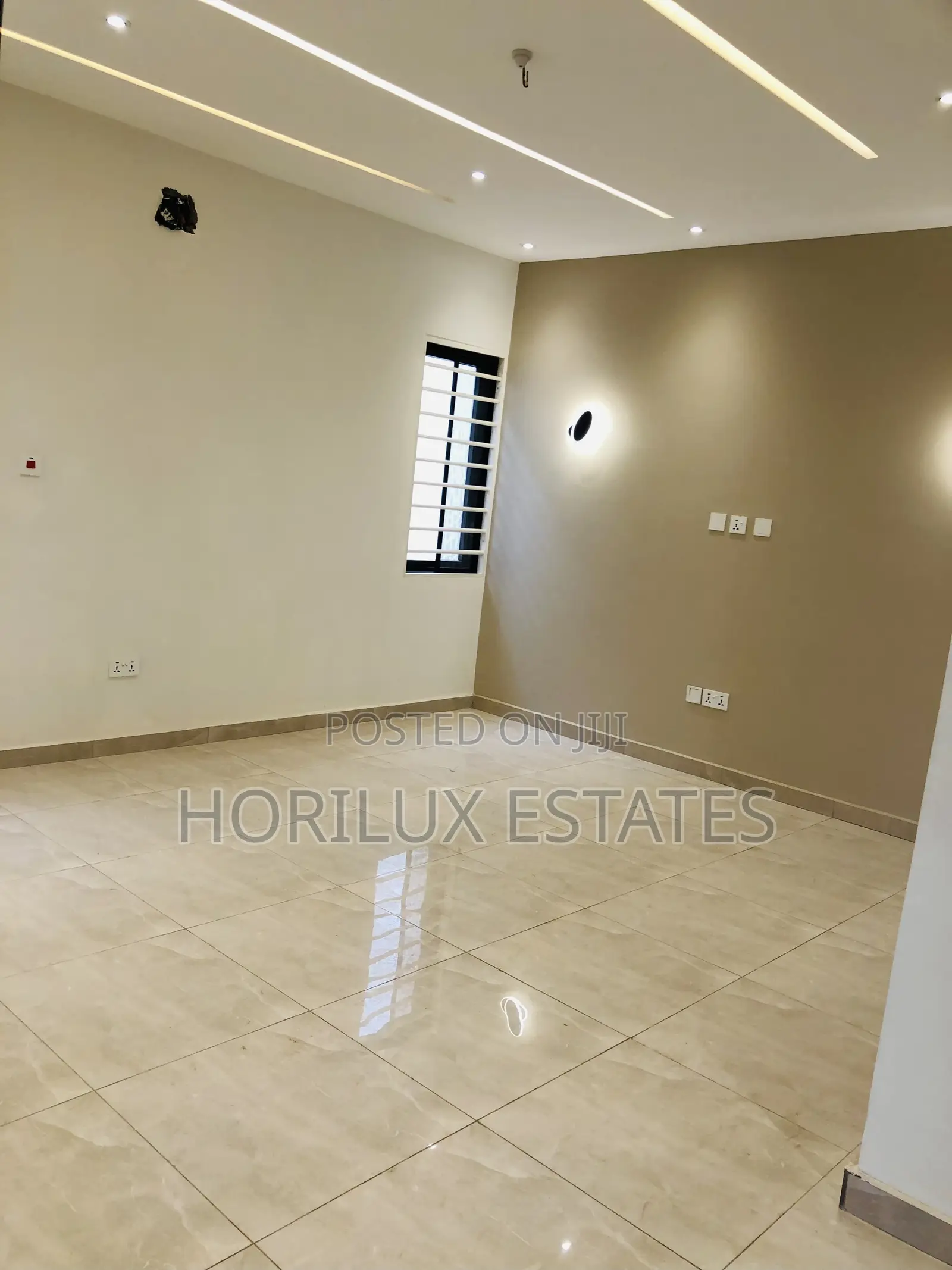 5bdrm Mansion in Kon Agency, Lake Side Estate for sale