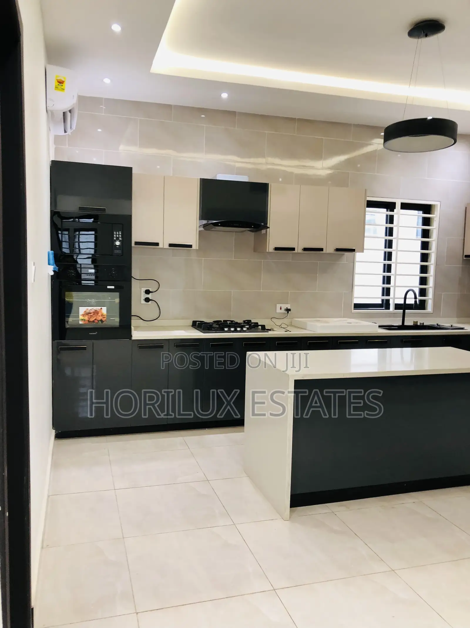5bdrm Mansion in Kon Agency, Lake Side Estate for sale