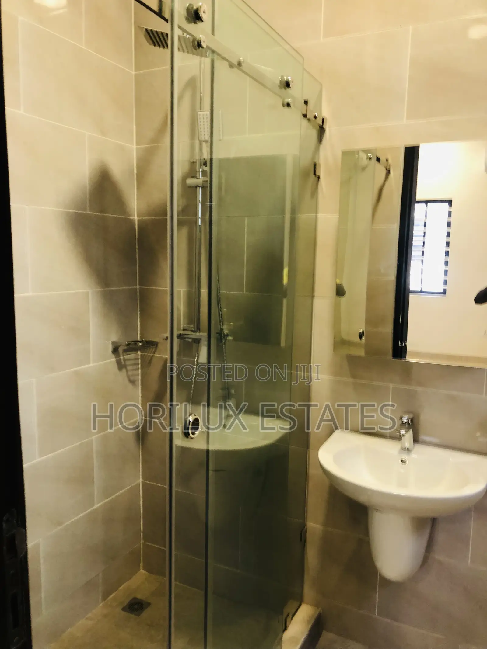 5bdrm Mansion in Kon Agency, Lake Side Estate for sale