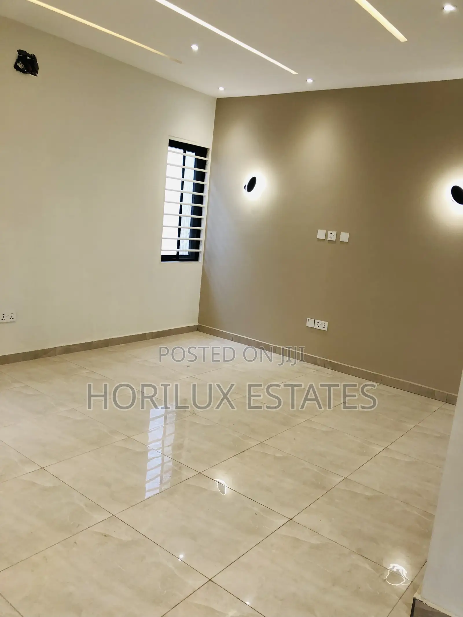 5bdrm Mansion in Kon Agency, Lake Side Estate for sale