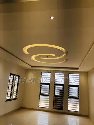 5bdrm Mansion in Kon Agency, Lake Side Estate for sale