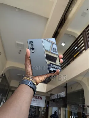New Samsung Galaxy Z Fold4 256 GB Black