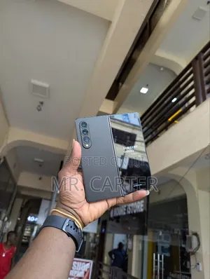 New Samsung Galaxy Z Fold4 256 GB Black