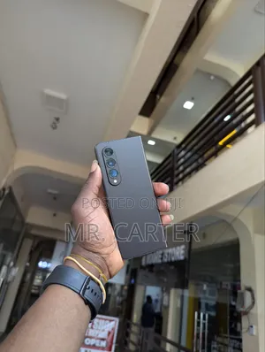 New Samsung Galaxy Z Fold4 256 GB Black