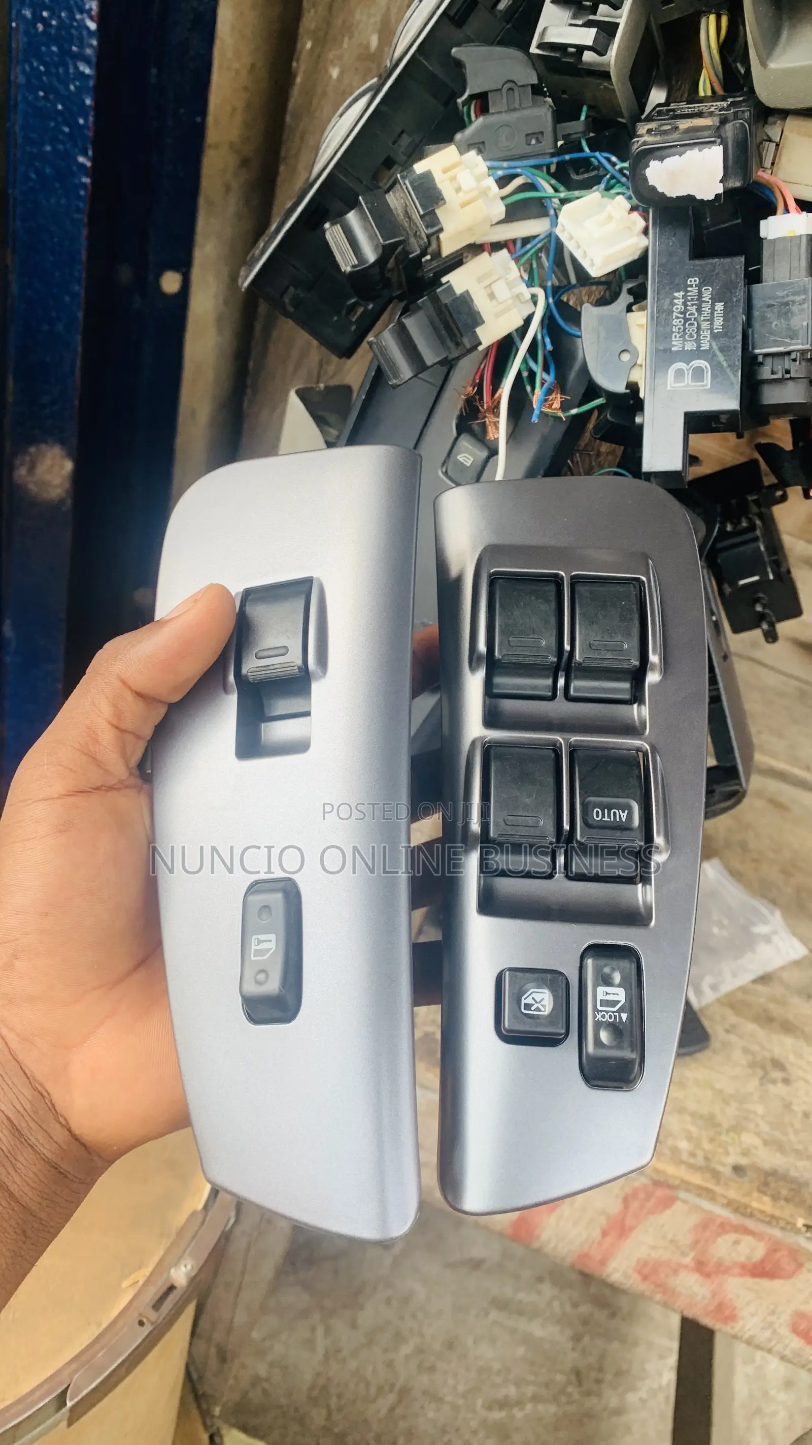 Pontiac Vibe / Matrix 2007 Master Door Switch