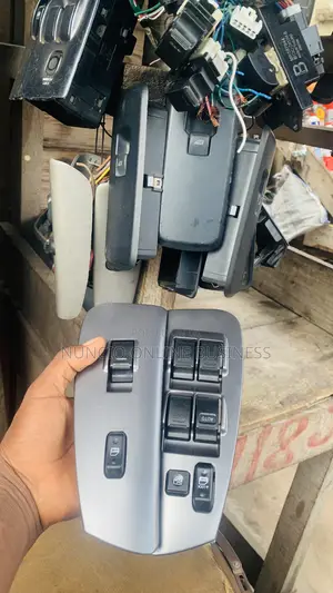 Pontiac Vibe / Matrix 2007 Master Door Switch