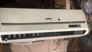 Originally Whirlpool Air Condition 2.5hp