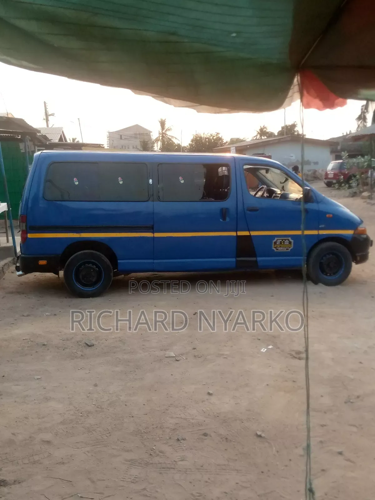 Toyota HiAce 2003 Blue