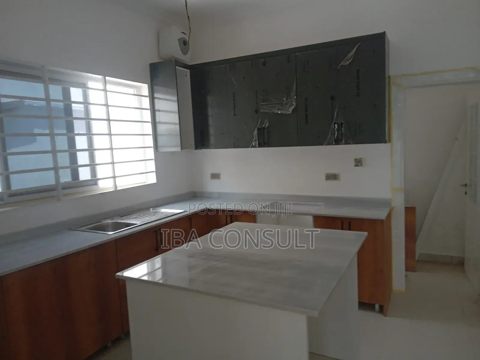 3bdrm Townhouse/Terrace in Amrahia, Adenta for sale