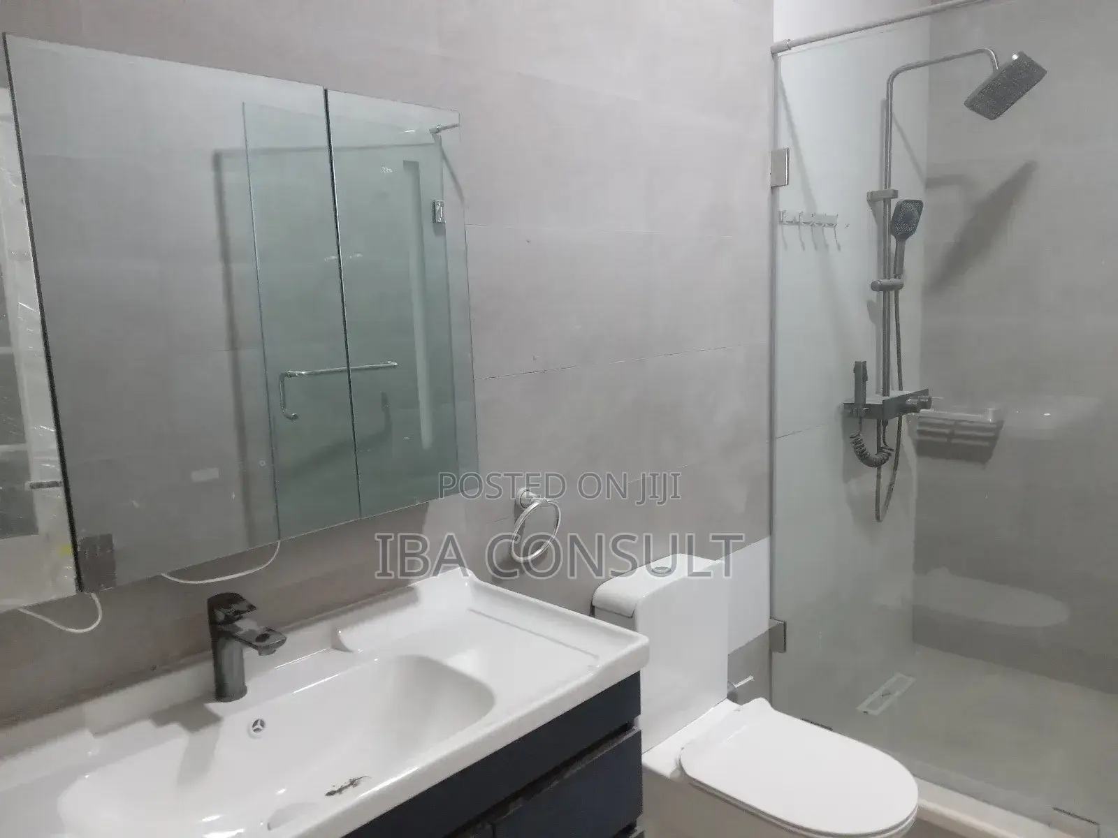 3bdrm Townhouse/Terrace in Amrahia, Adenta for sale