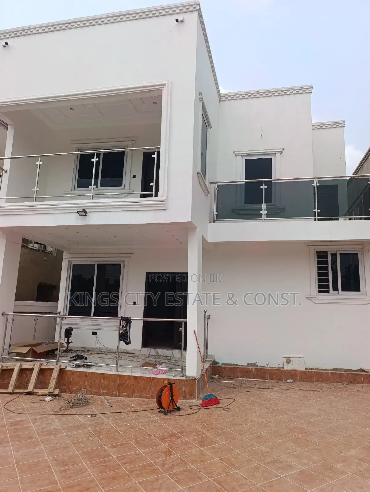 5bdrm House in Kwabenya-Acp-Estate, Dome for sale