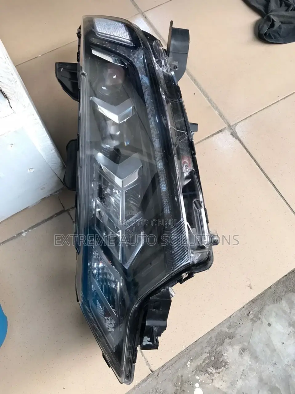 Mitsubishi Outlander 2019 Headlights