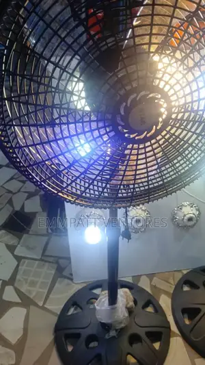 18" Star Standing Fan With 5 Oscillating Blade